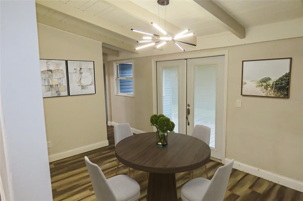 For Sale: $382,500 (4 beds, 2 baths, 1733 Square Feet)