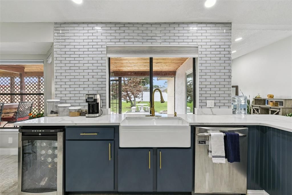 На продажу: $399,900 (3 спален, 2 ванн, 1732 Квадратных фут)