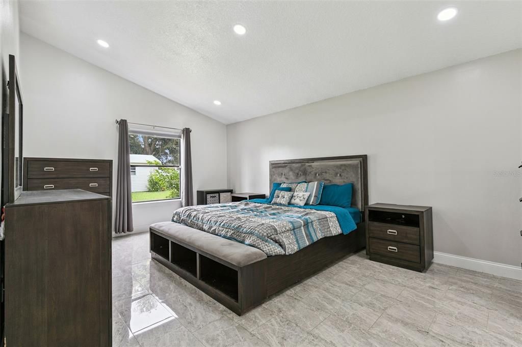 На продажу: $399,900 (3 спален, 2 ванн, 1732 Квадратных фут)