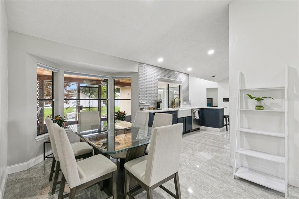 На продажу: $399,900 (3 спален, 2 ванн, 1732 Квадратных фут)