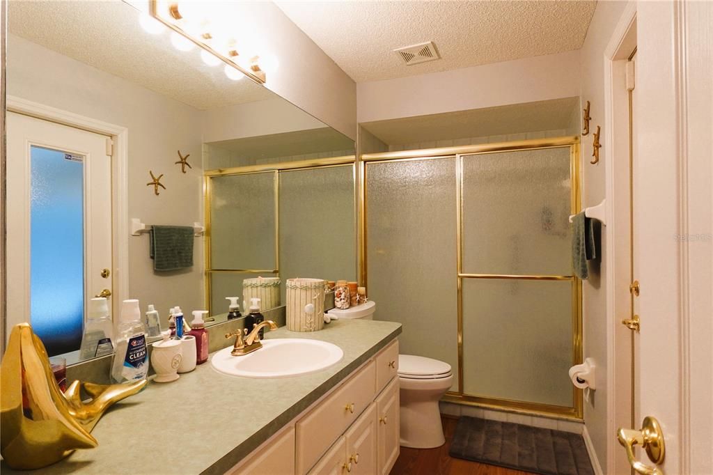 На продажу: $369,900 (3 спален, 2 ванн, 1742 Квадратных фут)
