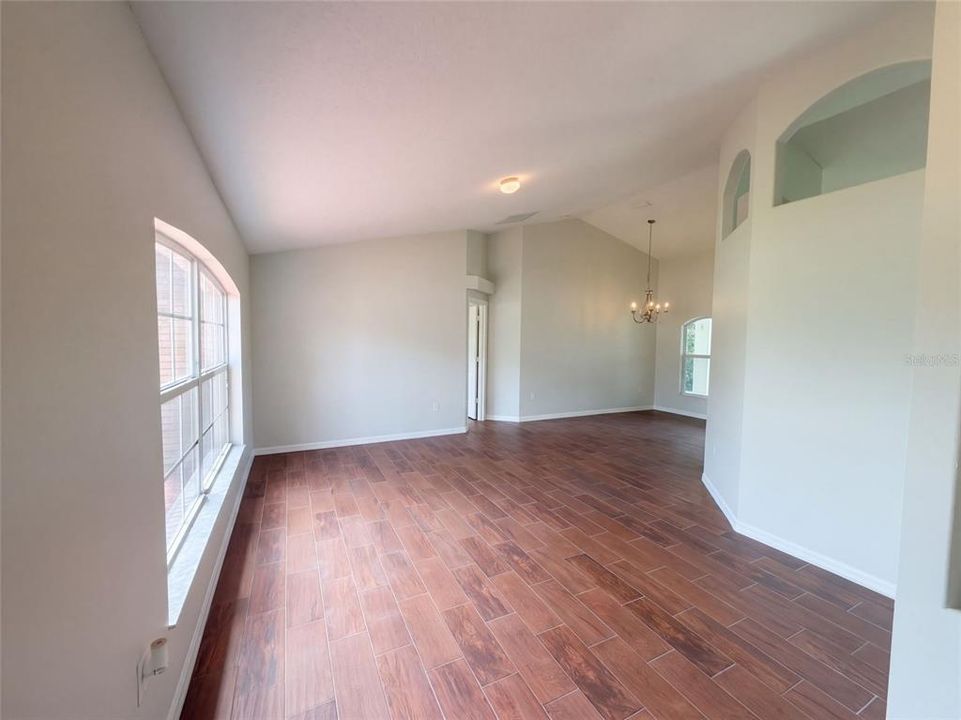 En Venta: $301,000 (3 camas, 2 baños, 1744 Pies cuadrados)