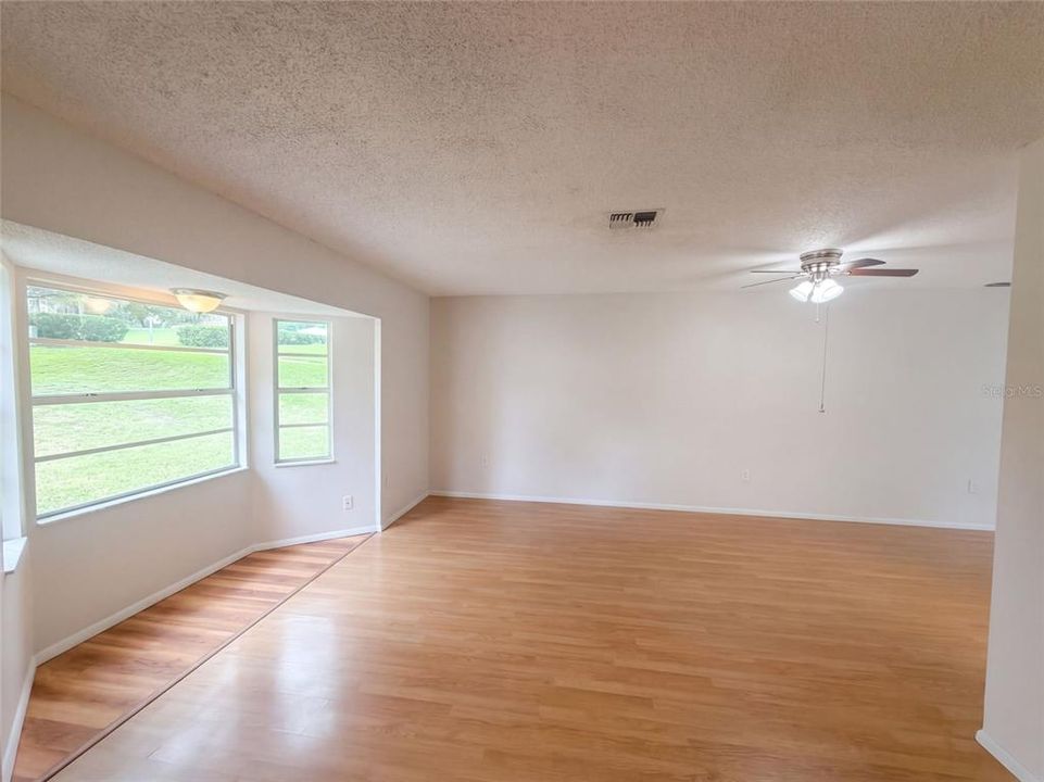 En Venta: $320,000 (3 camas, 2 baños, 1742 Pies cuadrados)