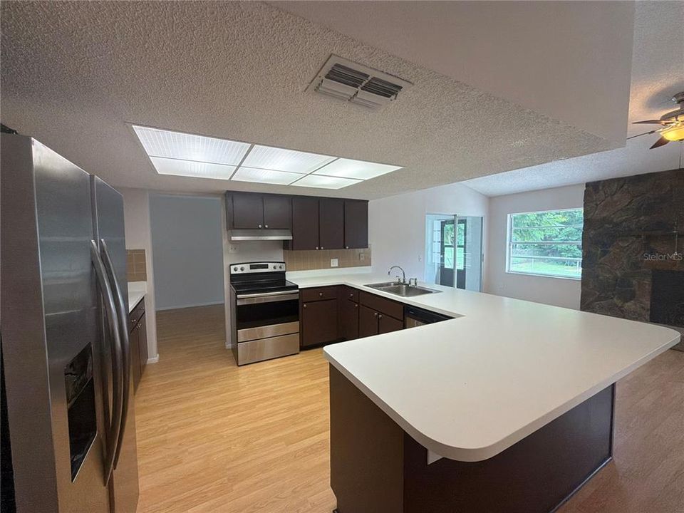 En Venta: $320,000 (3 camas, 2 baños, 1742 Pies cuadrados)