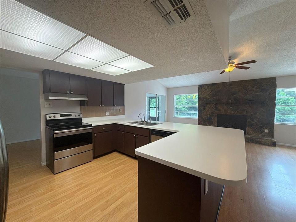 En Venta: $320,000 (3 camas, 2 baños, 1742 Pies cuadrados)