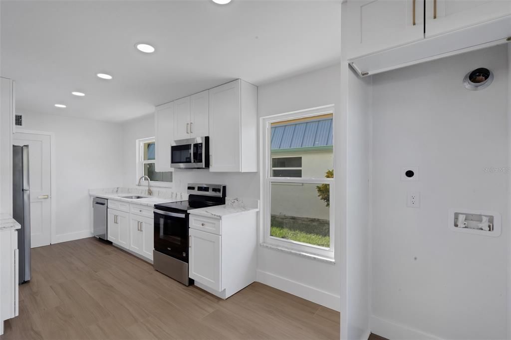 For Rent: $2,300 (2 beds, 2 baths, 1144 Square Feet)