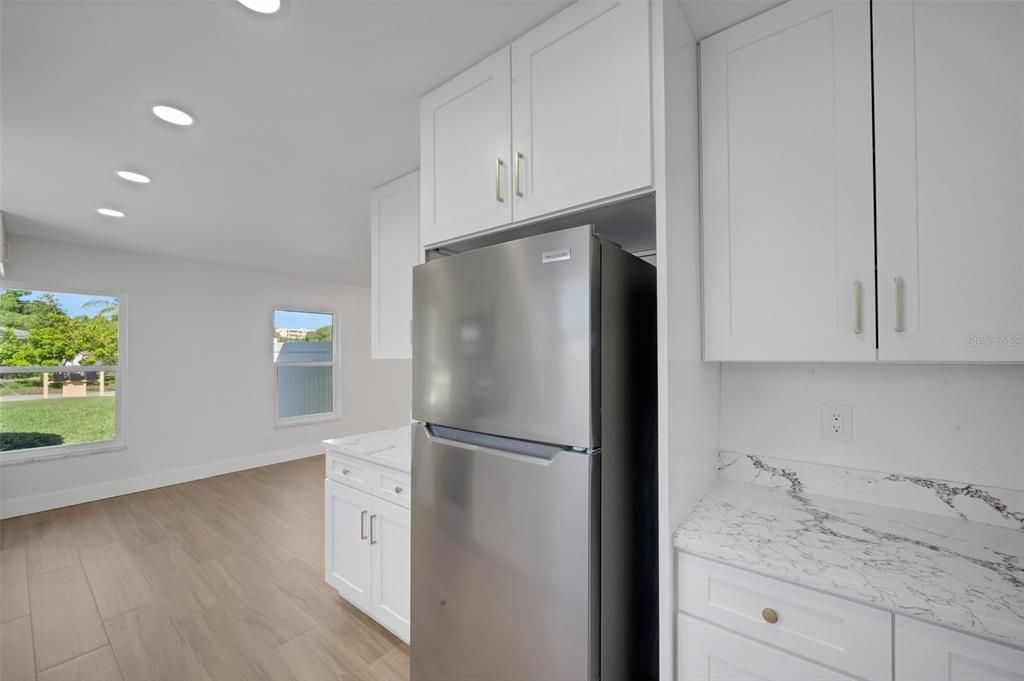 For Rent: $2,300 (2 beds, 2 baths, 1144 Square Feet)