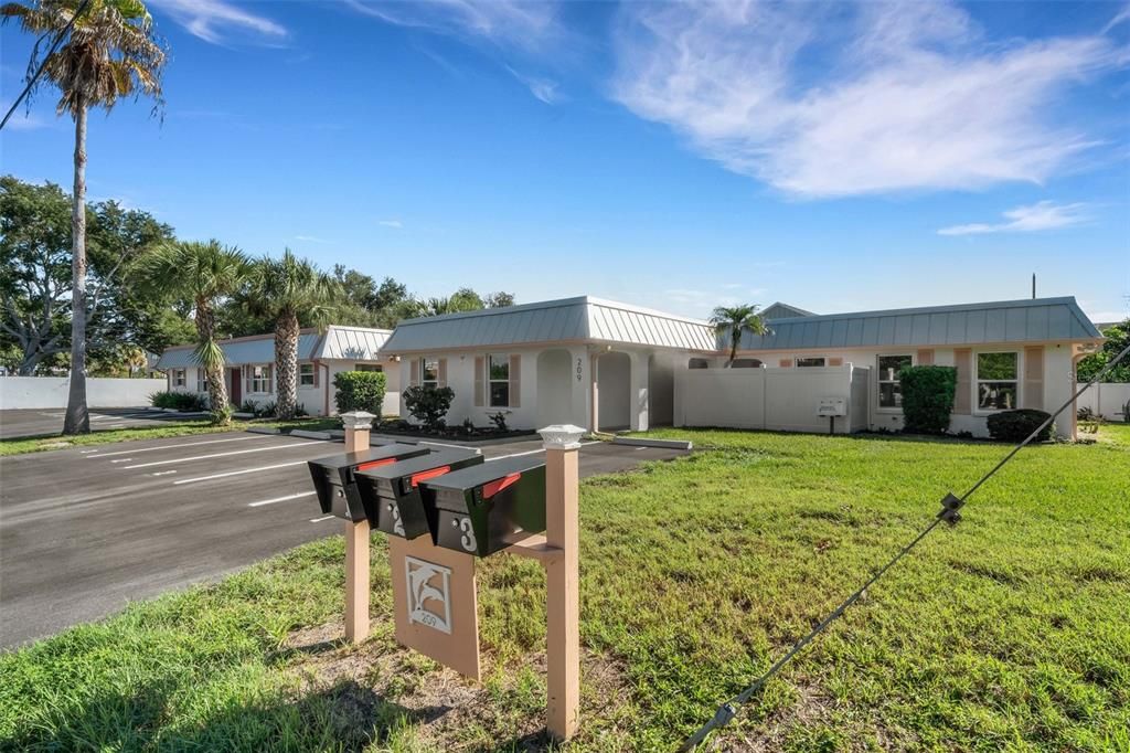For Rent: $2,300 (2 beds, 2 baths, 1144 Square Feet)