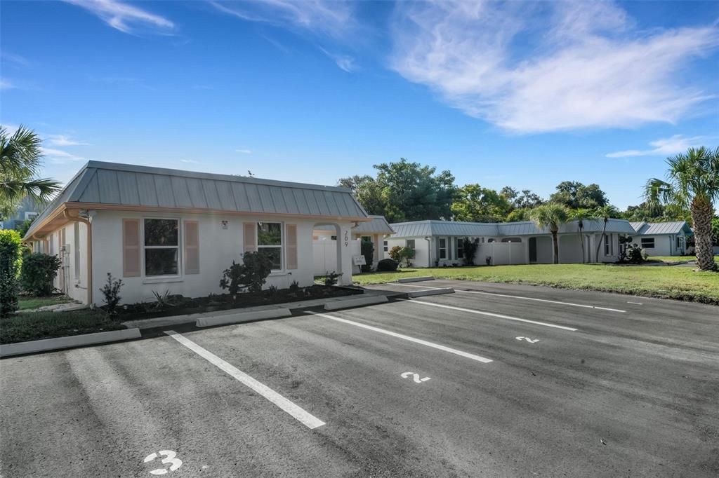 For Rent: $2,300 (2 beds, 2 baths, 1144 Square Feet)