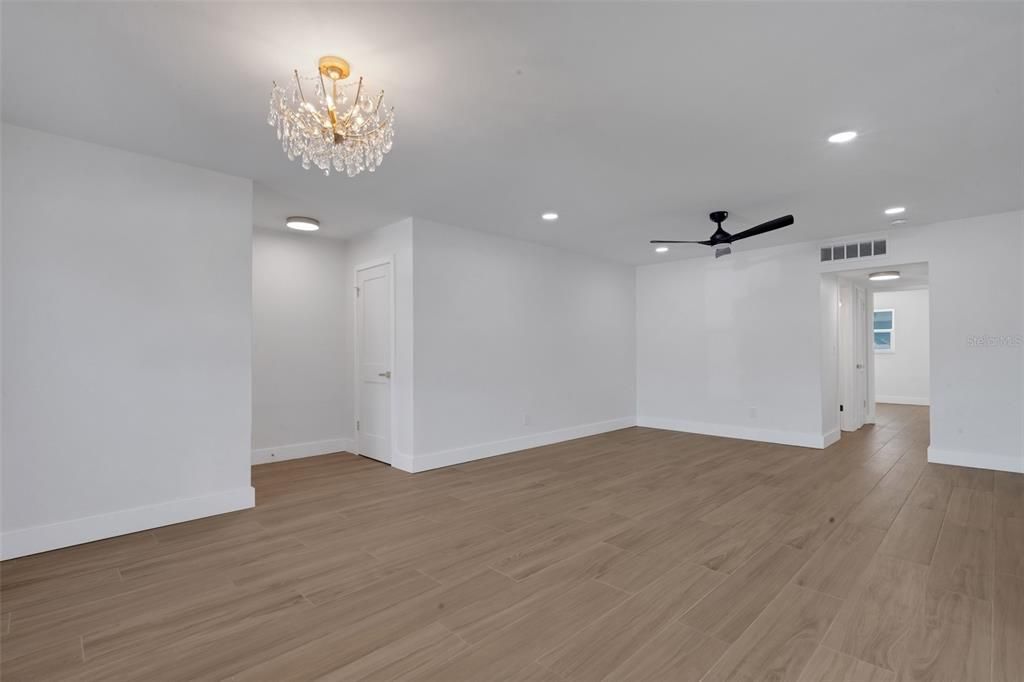 For Rent: $2,300 (2 beds, 2 baths, 1144 Square Feet)