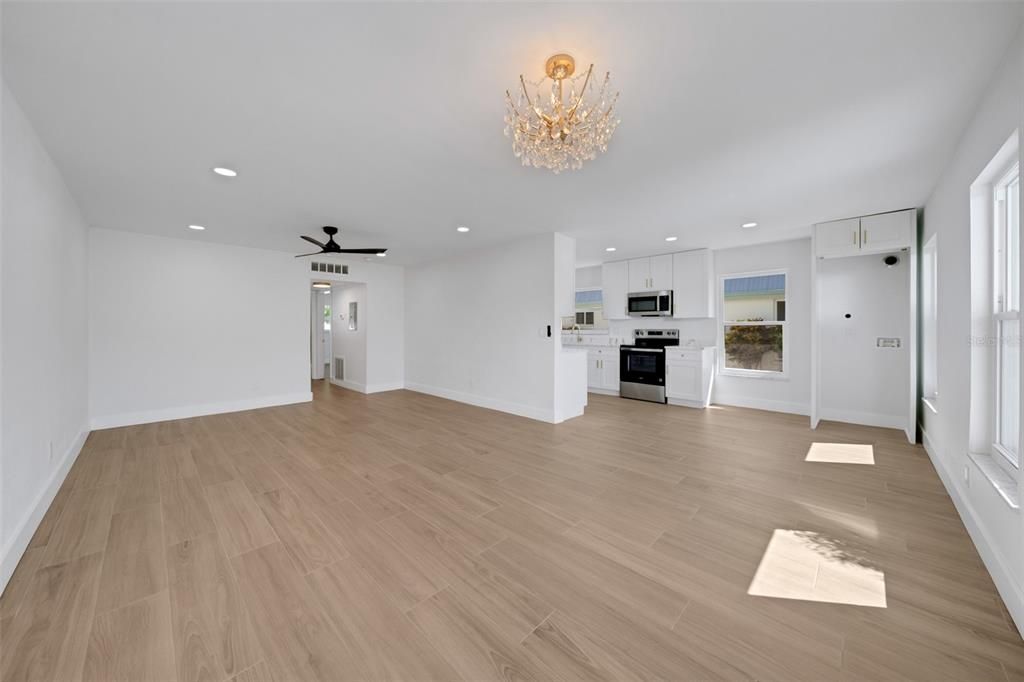 For Rent: $2,300 (2 beds, 2 baths, 1144 Square Feet)