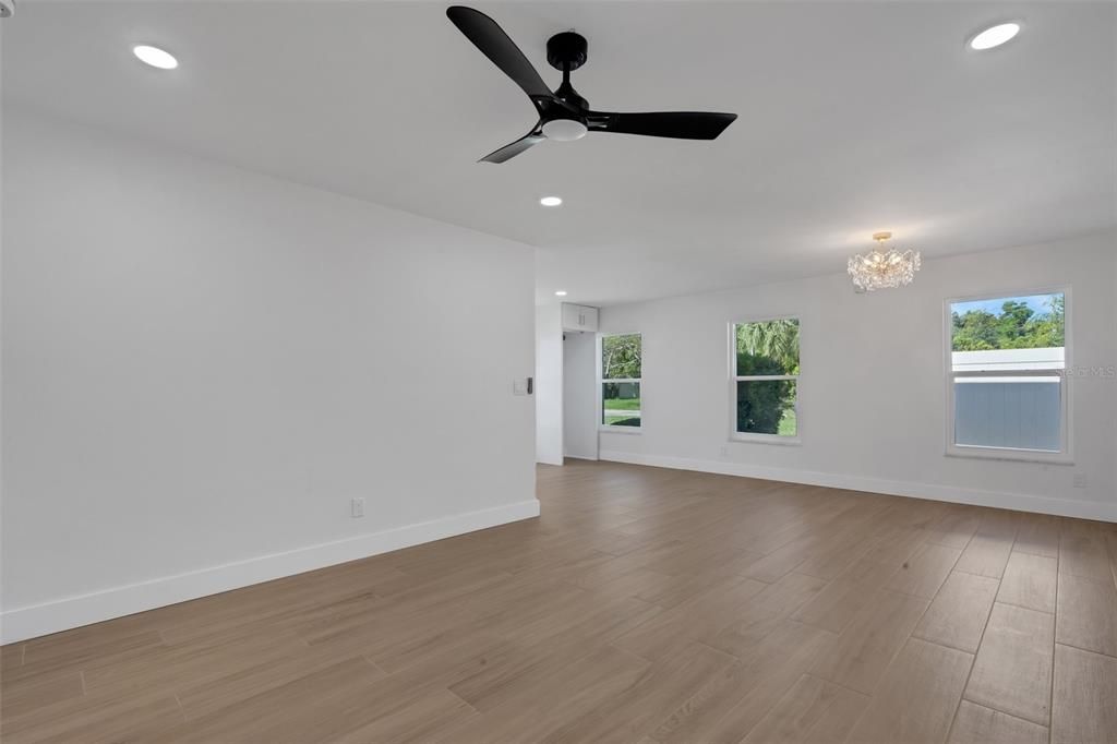 For Rent: $2,300 (2 beds, 2 baths, 1144 Square Feet)