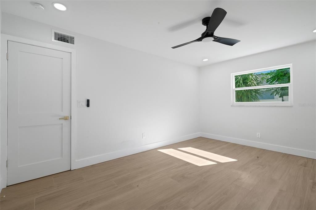 For Rent: $2,300 (2 beds, 2 baths, 1144 Square Feet)