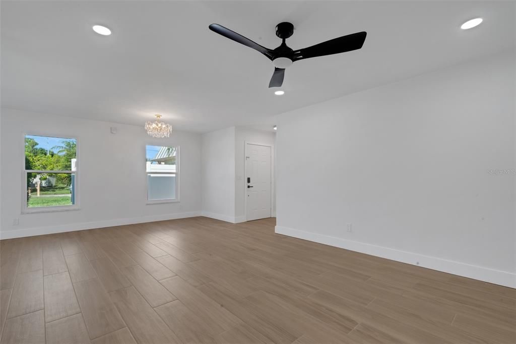For Rent: $2,300 (2 beds, 2 baths, 1144 Square Feet)