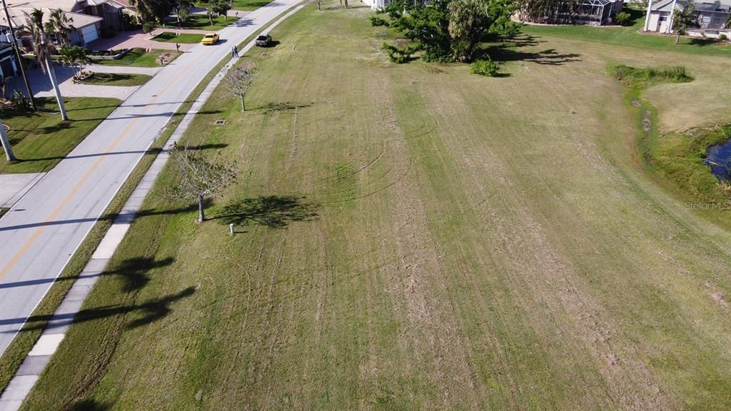 На продажу: $114,900 (0.23 acres)