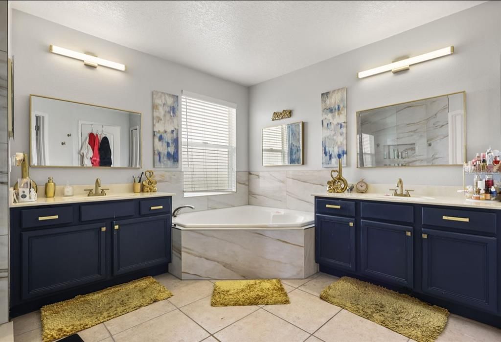 For Sale: $610,000 (5 beds, 3 baths, 3394 Square Feet)