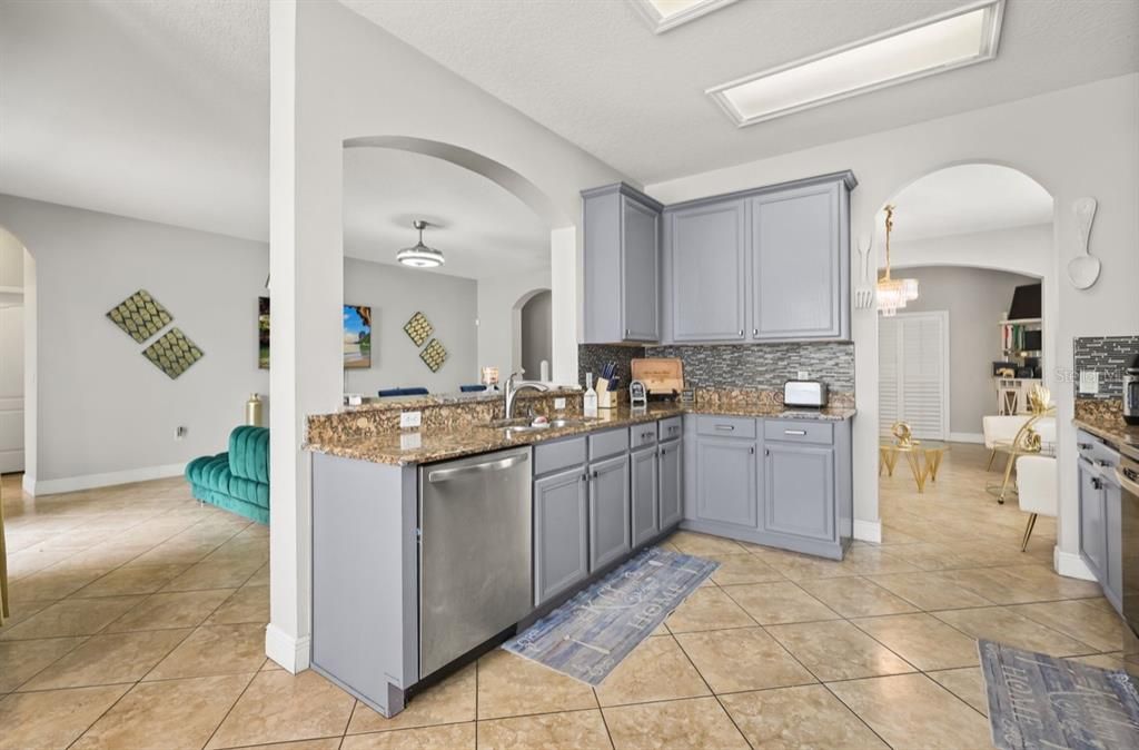 For Sale: $610,000 (5 beds, 3 baths, 3394 Square Feet)