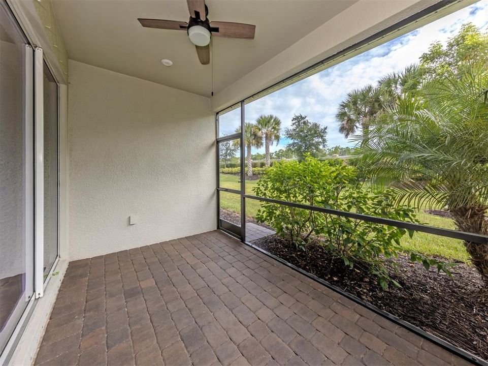 Activo con contrato: $345,000 (2 camas, 2 baños, 1504 Pies cuadrados)