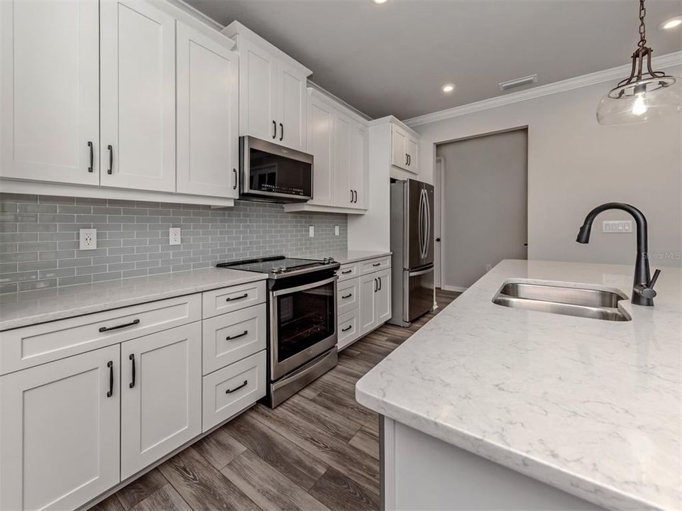 Activo con contrato: $345,000 (2 camas, 2 baños, 1504 Pies cuadrados)