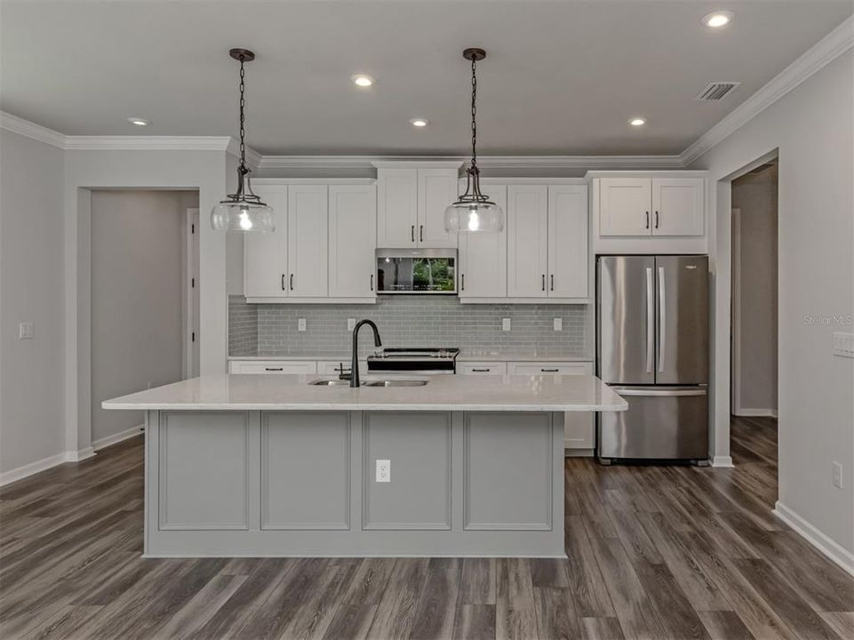 Activo con contrato: $345,000 (2 camas, 2 baños, 1504 Pies cuadrados)