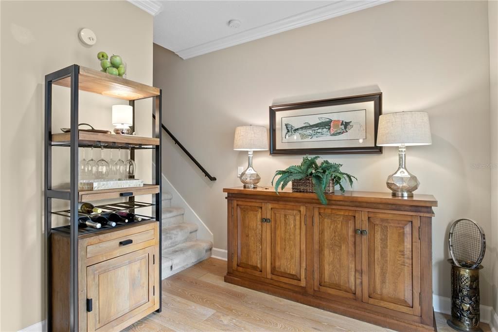 Activo con contrato: $575,000 (4 camas, 3 baños, 2300 Pies cuadrados)
