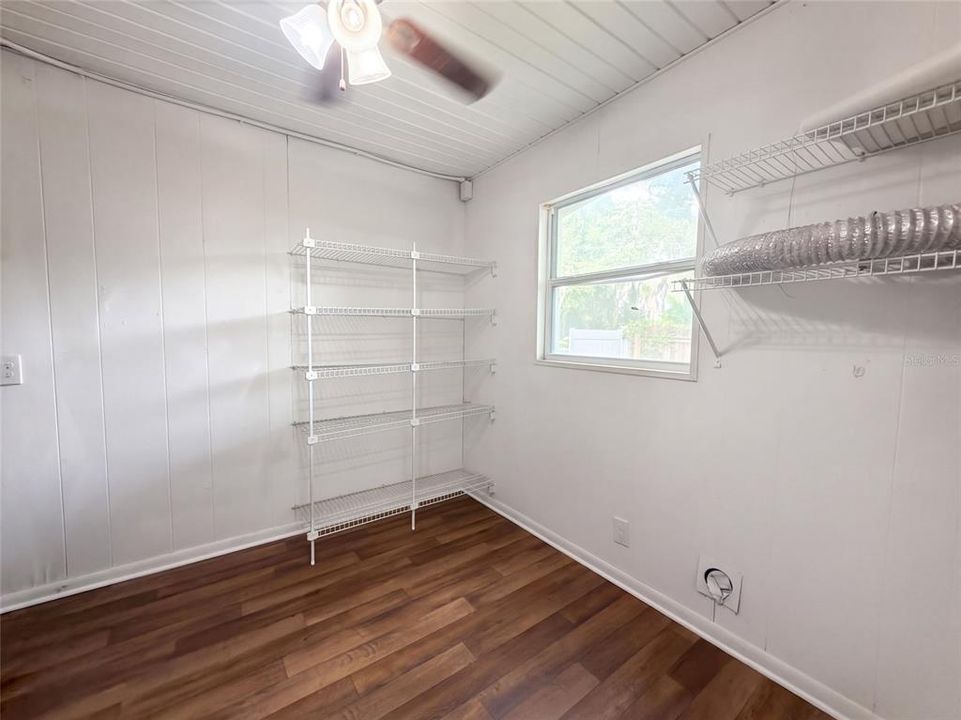 En Venta: $340,000 (4 camas, 2 baños, 2155 Pies cuadrados)
