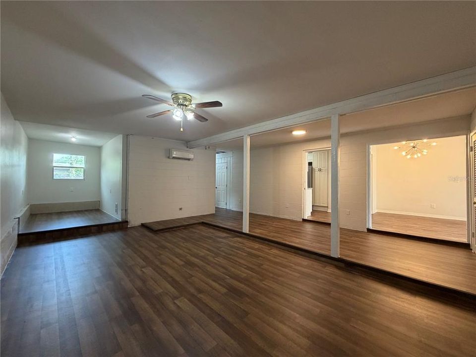 En Venta: $340,000 (4 camas, 2 baños, 2155 Pies cuadrados)