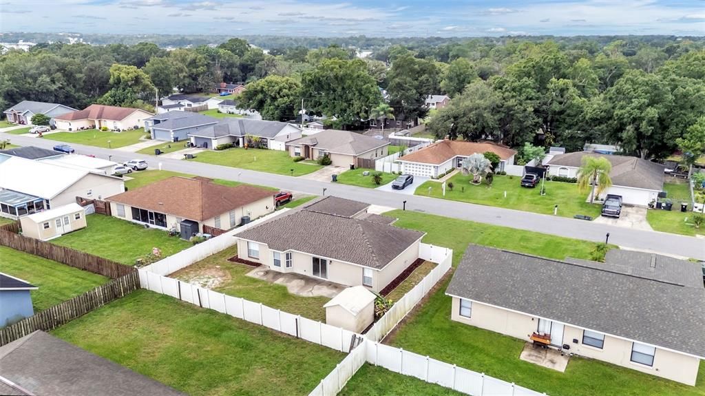 На продажу: $299,950 (3 спален, 2 ванн, 1686 Квадратных фут)