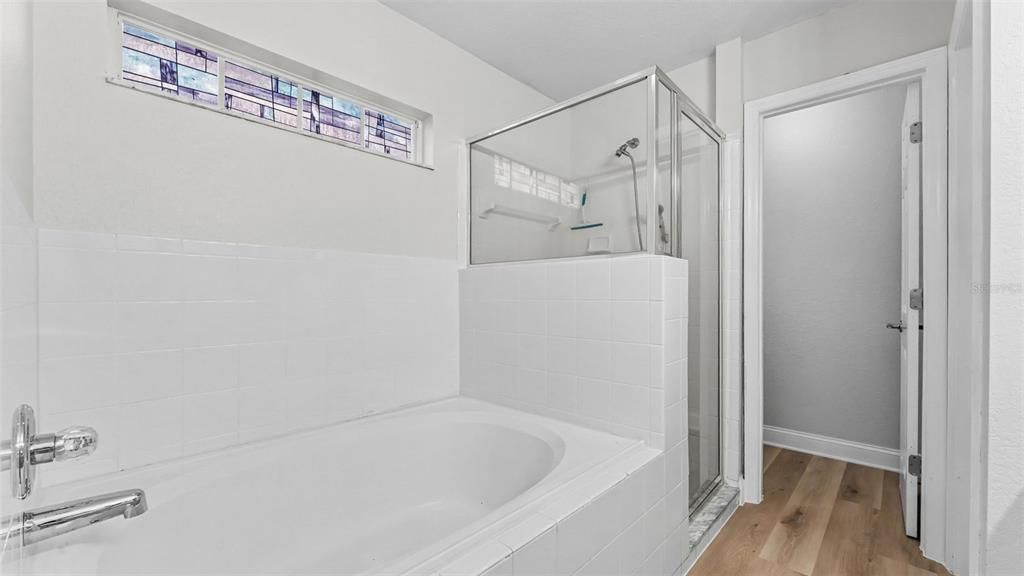 На продажу: $299,950 (3 спален, 2 ванн, 1686 Квадратных фут)