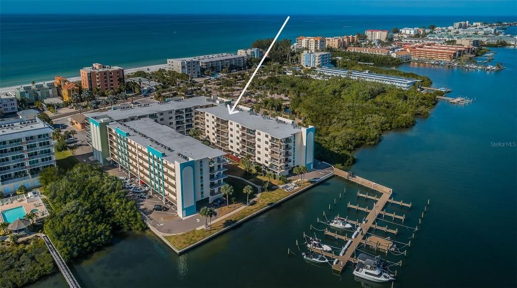 На продажу: $559,900 (2 спален, 2 ванн, 1320 Квадратных фут)