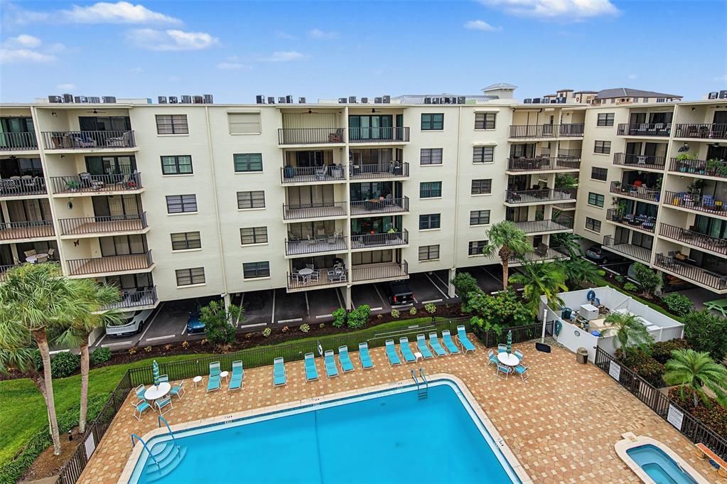 На продажу: $559,900 (2 спален, 2 ванн, 1320 Квадратных фут)