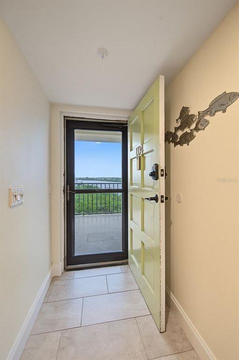 На продажу: $559,900 (2 спален, 2 ванн, 1320 Квадратных фут)