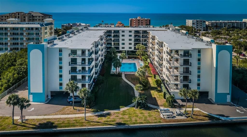 На продажу: $559,900 (2 спален, 2 ванн, 1320 Квадратных фут)
