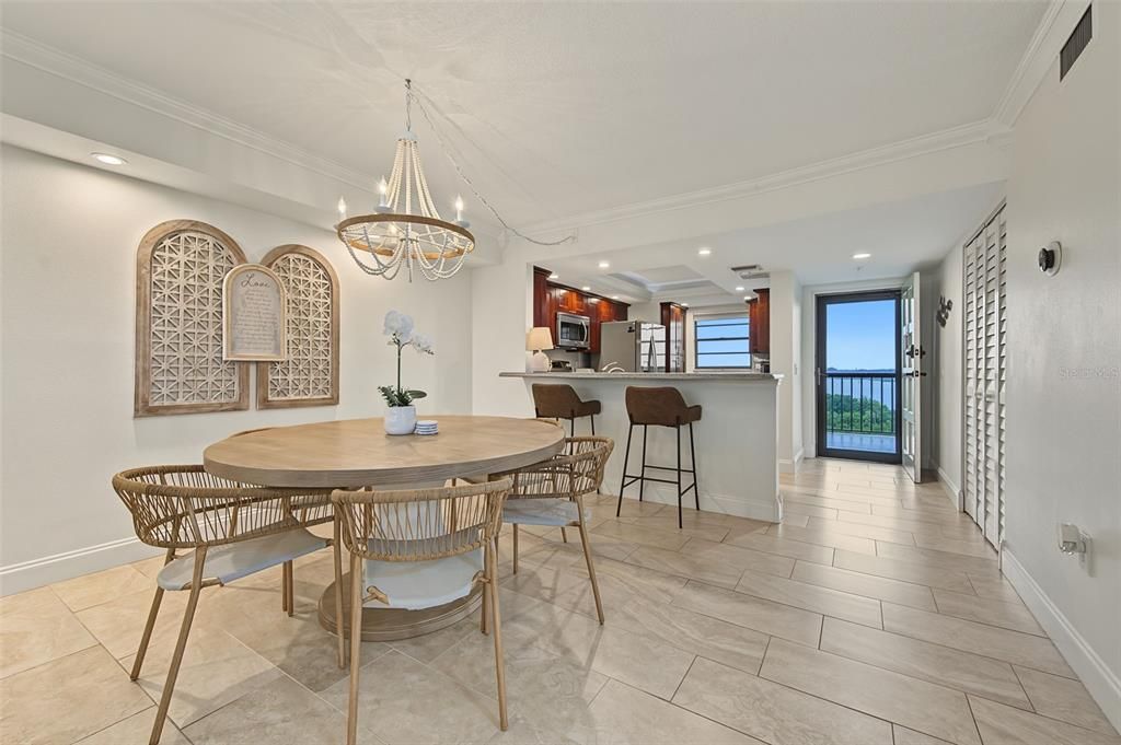 На продажу: $559,900 (2 спален, 2 ванн, 1320 Квадратных фут)
