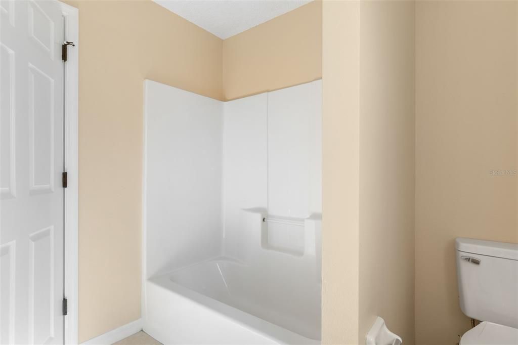 En Venta: $299,900 (3 camas, 2 baños, 1861 Pies cuadrados)