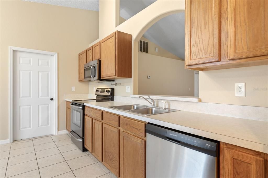 En Venta: $299,900 (3 camas, 2 baños, 1861 Pies cuadrados)