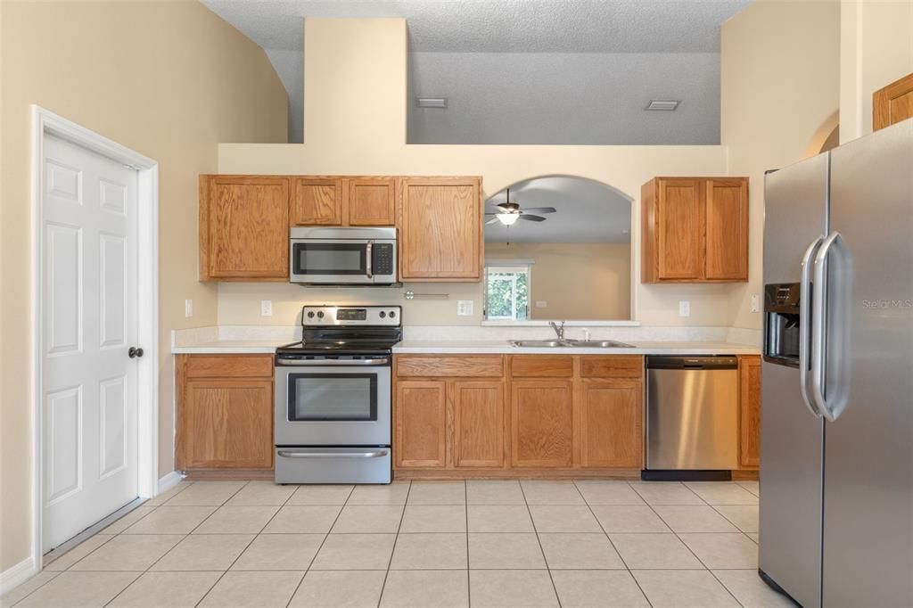 En Venta: $299,900 (3 camas, 2 baños, 1861 Pies cuadrados)