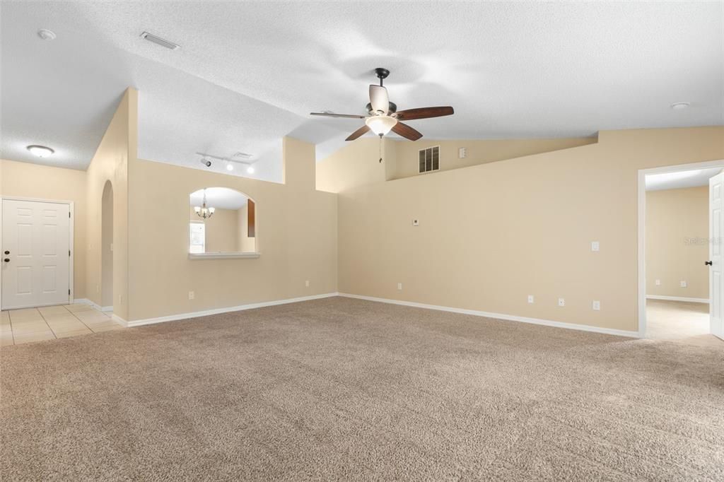En Venta: $299,900 (3 camas, 2 baños, 1861 Pies cuadrados)