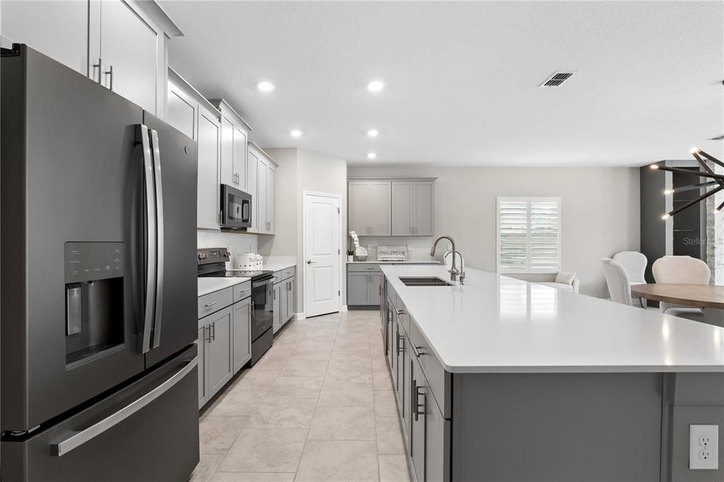 For Sale: $1,150,000 (5 beds, 3 baths, 3980 Square Feet)
