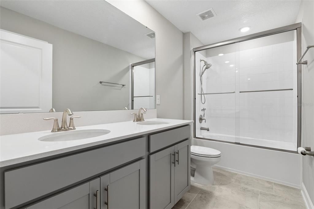 For Sale: $1,150,000 (5 beds, 3 baths, 3980 Square Feet)