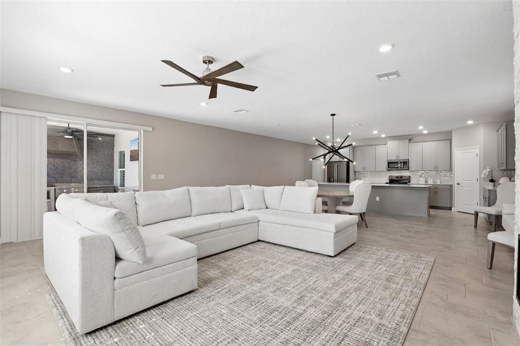 For Sale: $1,150,000 (5 beds, 3 baths, 3980 Square Feet)