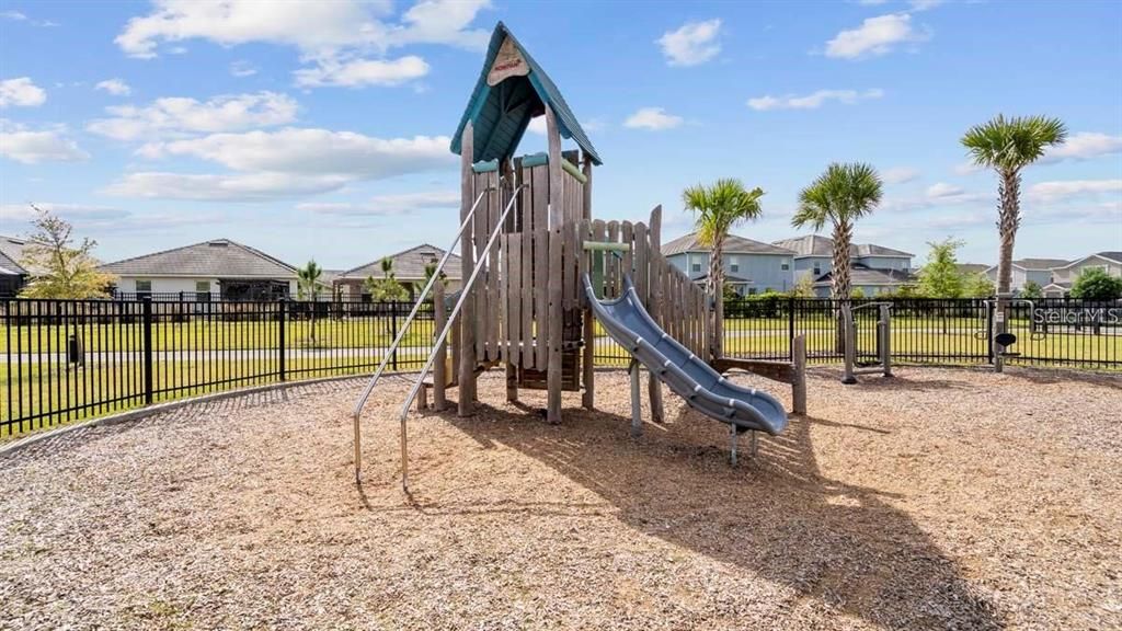For Sale: $1,150,000 (5 beds, 3 baths, 3980 Square Feet)