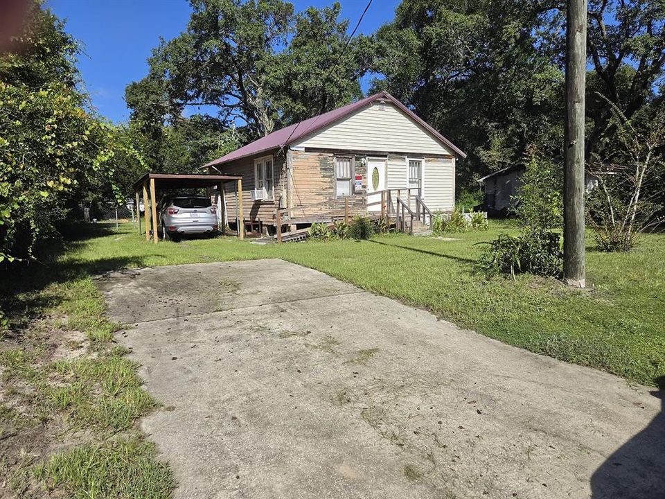 For Sale: $80,000 (2 beds, 1 baths, 948 Square Feet)