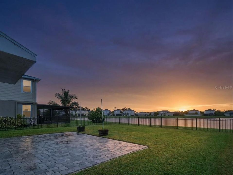 En Venta: $325,000 (3 camas, 2 baños, 1927 Pies cuadrados)