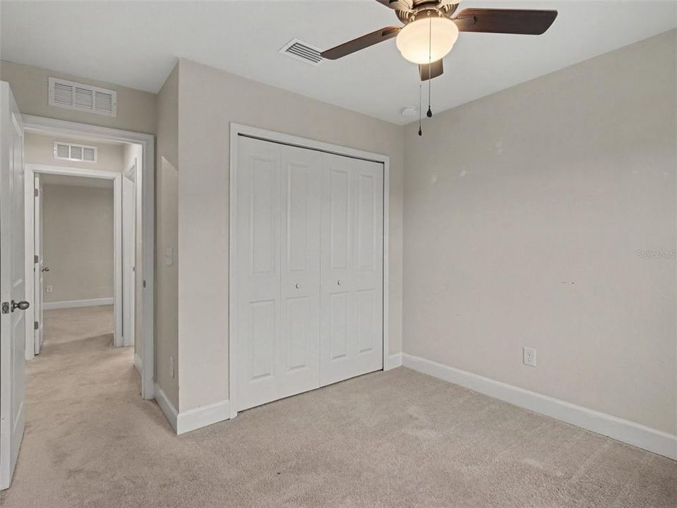 En Venta: $325,000 (3 camas, 2 baños, 1927 Pies cuadrados)