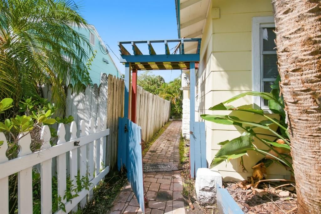 В аренду: $2,295 (1 спален, 1 ванн, 620 Квадратных фут)