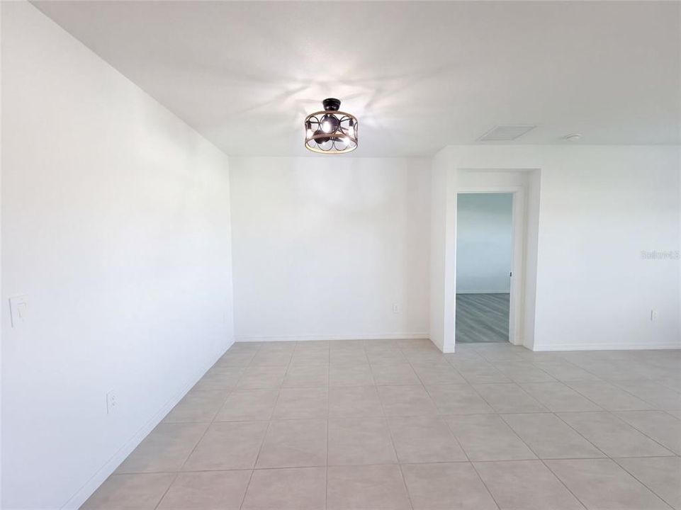 En Venta: $305,000 (3 camas, 2 baños, 1725 Pies cuadrados)