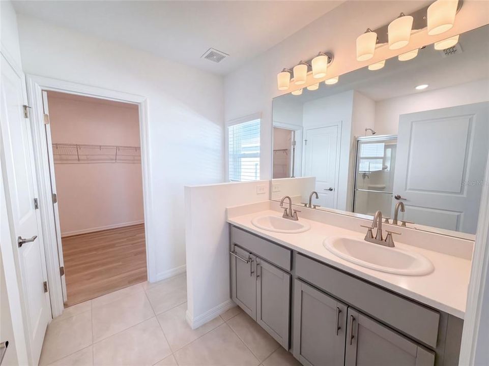 En Venta: $305,000 (3 camas, 2 baños, 1725 Pies cuadrados)