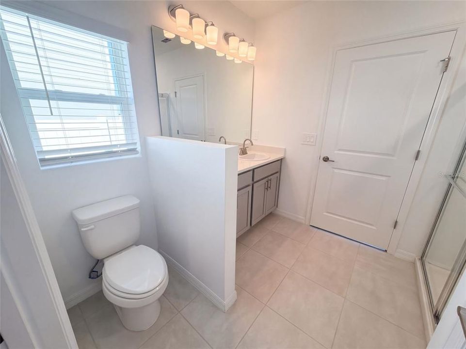 En Venta: $305,000 (3 camas, 2 baños, 1725 Pies cuadrados)