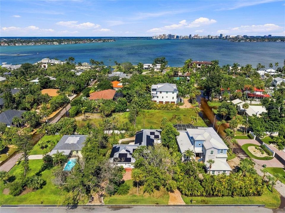 En Venta: $849,900 (0.30 acres)